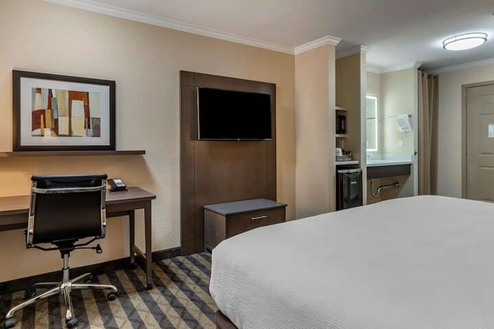 Room 8 of 41