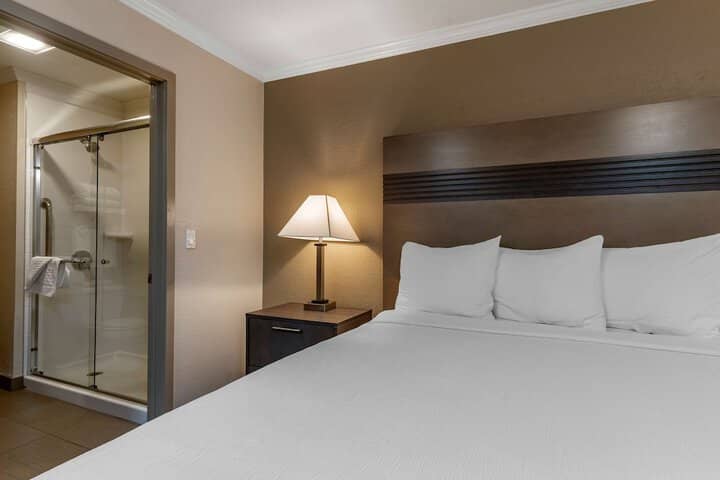 Room 10 of 41