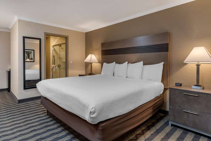 Room 9 of 41