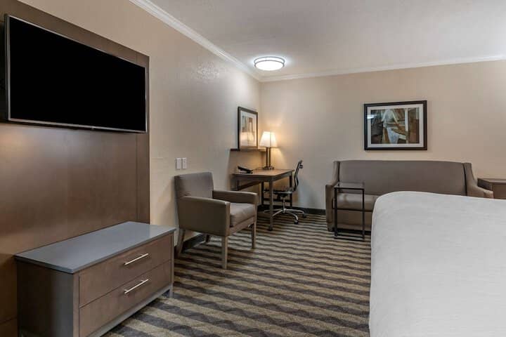 Room 12 of 41