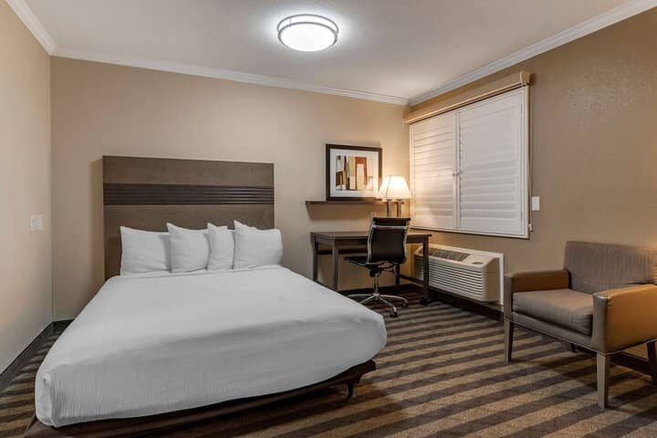 Room 5 of 41